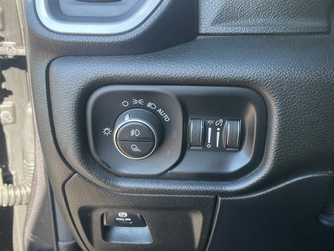 Used 2019 RAM 1500 Big Horn image 13