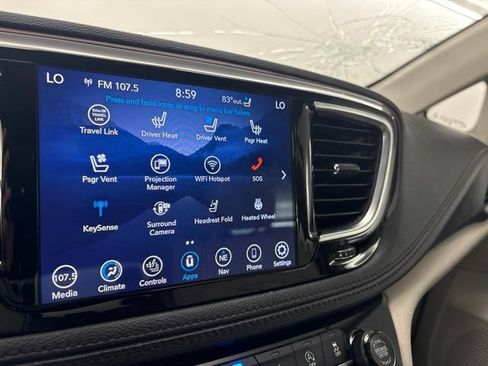 Used 2020 Chrysler Pacifica Limited w/ Advanced Safetytec Group FWD image 25