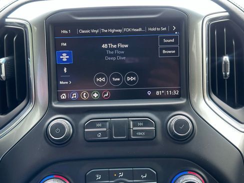 Used 2019 Chevrolet Silverado 1500 LT w/ Texas Edition image 28