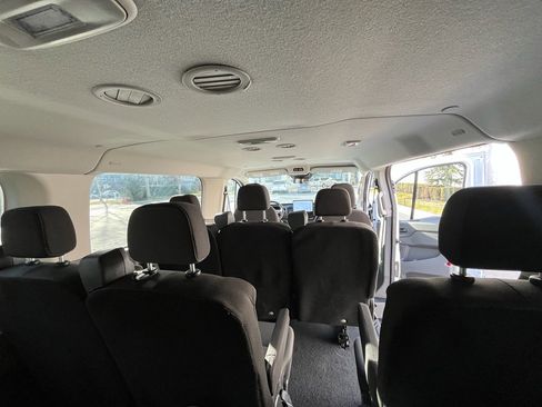 Used 2024 Ford Transit 350 XLT image 30