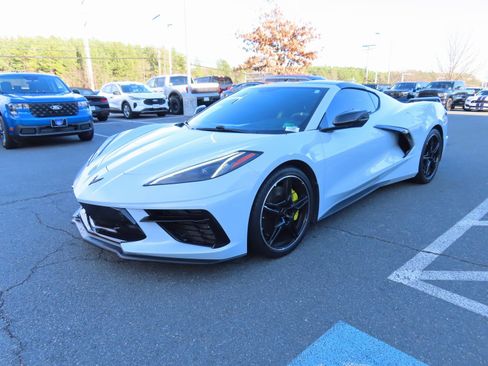 Used 2022 Chevrolet Corvette Stingray Premium Cpe w/ Z51 Performance Package image 3