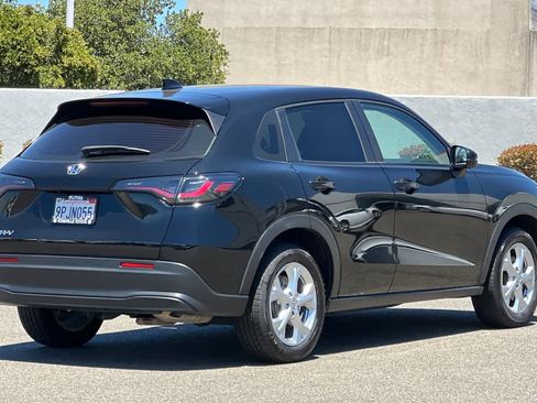 Used 2025 Honda HR-V LX image 2
