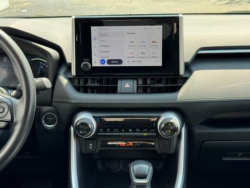 Used 2025 Toyota RAV4 XLE image 13