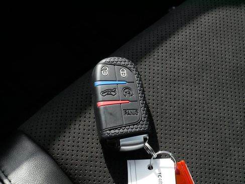Used 2022 Jeep Grand Cherokee Laredo X AWD/4WD image 32