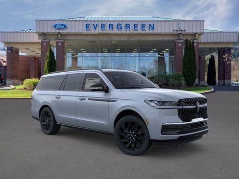 New 2026 Lincoln Navigator L Reserve AWD/4WD image 7