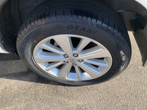 Used 2013 Toyota Highlander Limited AWD/4WD image 15