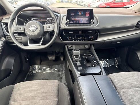 Certified 2023 Nissan Rogue SV FWD image 17