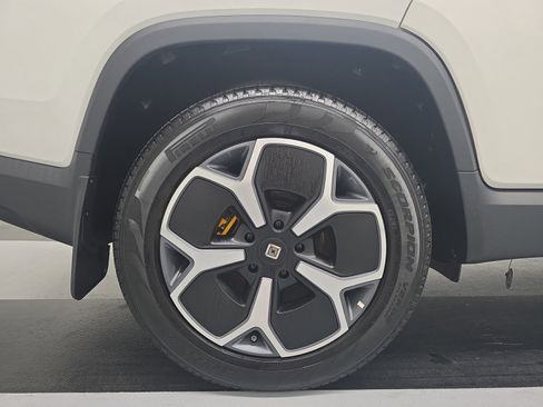 Used 2023 Rivian R1T Adventure image 12