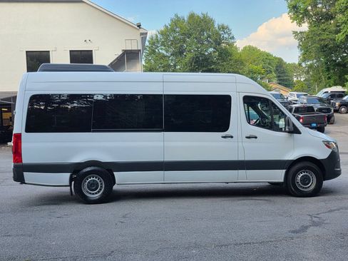 Used 2021 Mercedes-Benz Sprinter 2500 image 7
