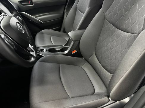 Used 2022 Toyota Corolla Cross LE w/ Moonroof Package AWD/4WD image 11