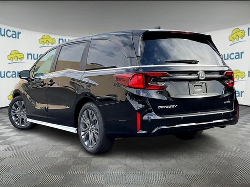 New 2026 Honda Odyssey Touring image 5