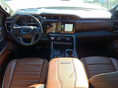 Used 2024 GMC Sierra 2500 Denali Ultimate w/ Snow Plow Prep/Camper Package image 15