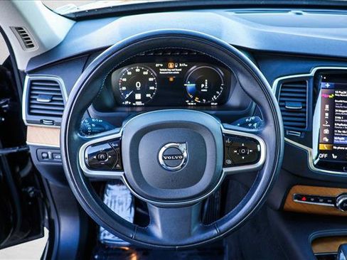 Used 2022 Volvo XC90 T8 Inscription Expression w/ Climate Package image 13