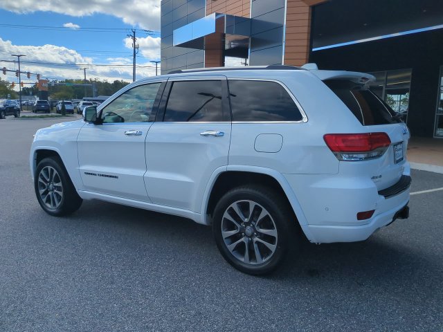 Used 2017 Jeep Grand Cherokee Overland w/ Jeep Active Safety Group AWD/4WD image 6