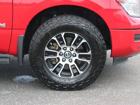 Used 2021 Nissan Titan SV w/ SV Convenience Package AWD/4WD image 12