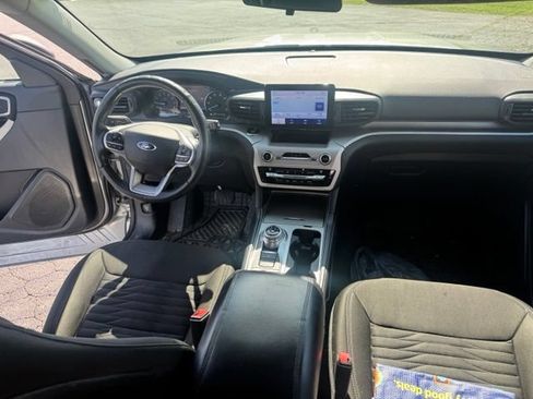 Used 2020 Ford Explorer XLT w/ Comfort Package AWD/4WD image 14