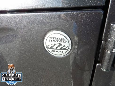 Used 2024 Jeep Wrangler Sahara image 20