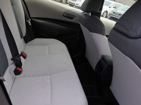 Used 2022 Toyota Corolla LE image 16