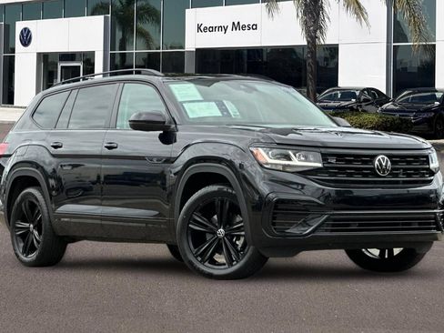 Used 2023 Volkswagen Atlas SEL R-Line AWD/4WD image 2