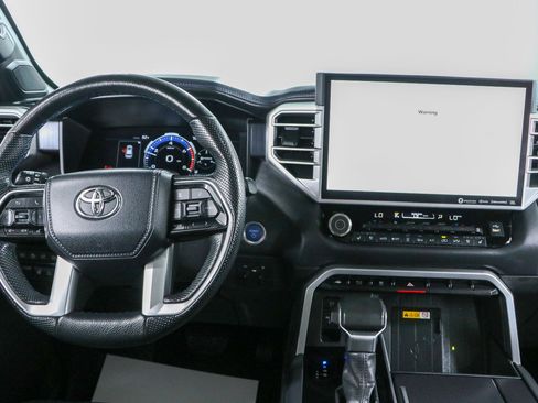 Used 2024 Toyota Sequoia Platinum AWD/4WD image 18
