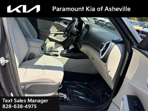 Used 2020 Kia Soul LX FWD image 15