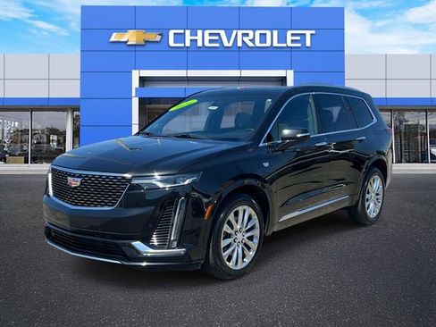 Used 2024 Cadillac XT6 Premium Luxury AWD/4WD image 2