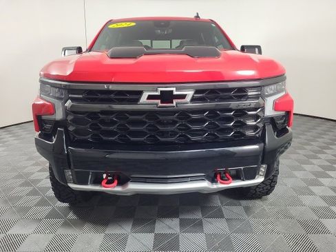 Used 2024 Chevrolet Silverado 1500 ZR2 w/ Technology Package image 2