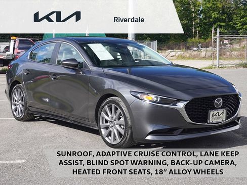 Used 2024 MAZDA MAZDA3 s FWD image 1
