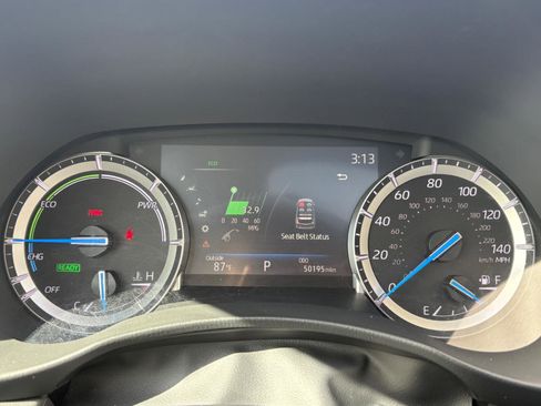 Used 2022 Toyota Highlander Bronze Edition image 2