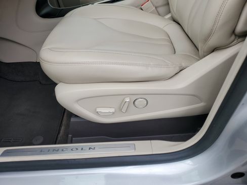 Used 2018 Lincoln MKC Premiere image 14