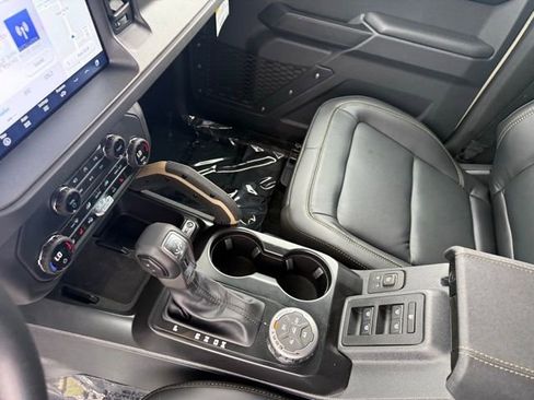 New 2025 Ford Bronco Badlands image 34