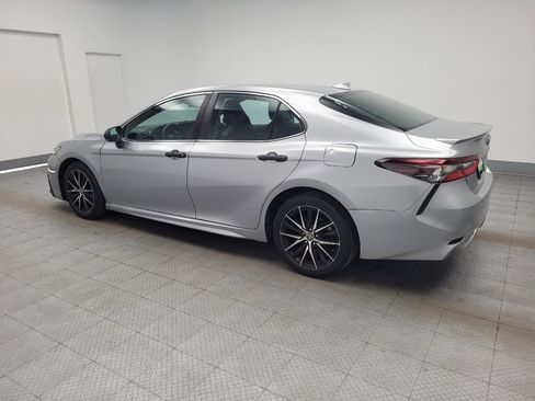 Used 2022 Toyota Camry SE image 3