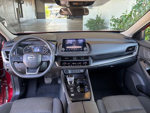 Used 2025 Nissan Rogue SV FWD image 35