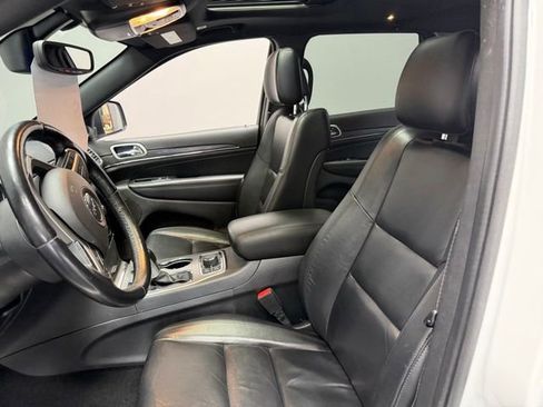 Used 2022 Jeep Grand Cherokee Limited AWD/4WD image 16