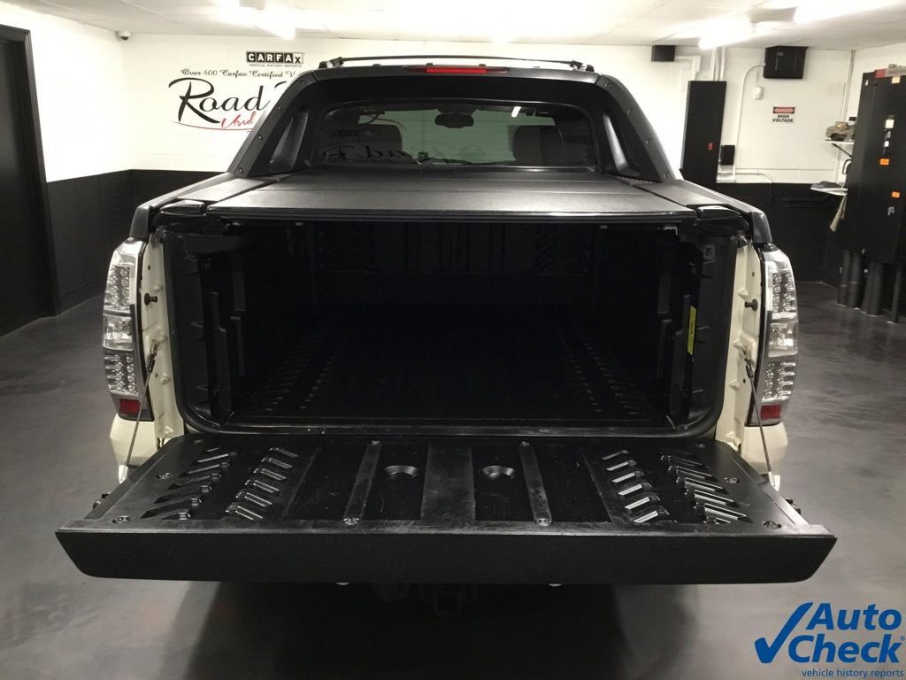 Used 2011 Chevrolet Avalanche LTZ AWD/4WD image 12