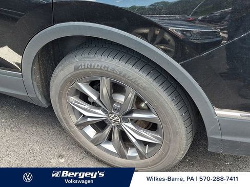 Certified 2022 Volkswagen Tiguan SE FWD image 9
