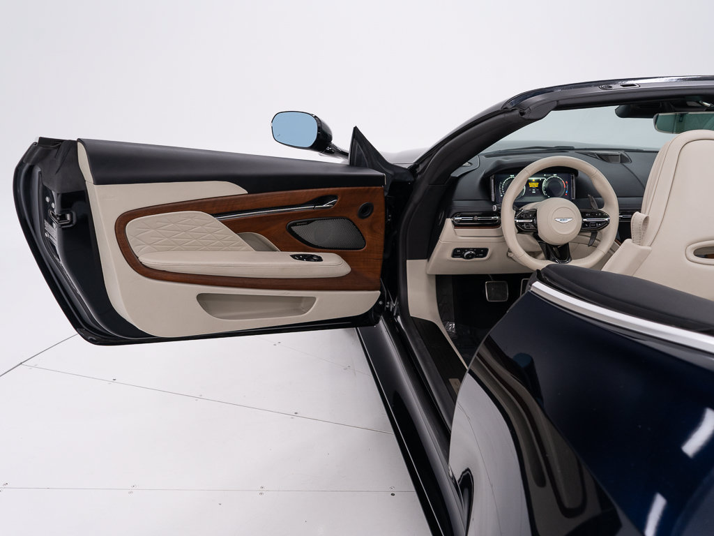 Used 2024 Aston Martin DB12 Convertible RWD image 18