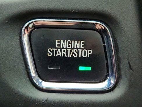Used 2020 GMC Acadia SLE w/ Driver Convenience Package FWD image 18