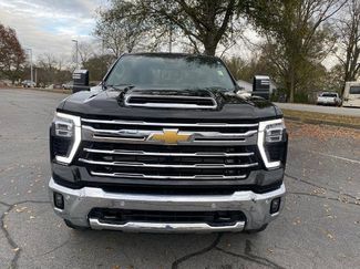 Used 2025 Chevrolet Silverado 2500 LTZ w/ LTZ Premium Package video 2
