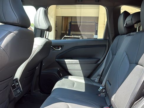 Certified 2025 Subaru Forester Limited AWD/4WD image 22