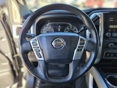 Used 2021 Nissan Titan SV w/ SV Convenience Package image 28