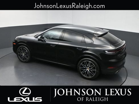 Used 2024 Porsche Cayenne Coupe AWD/4WD image 26