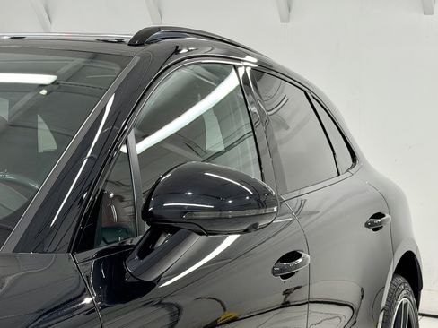 Certified 2023 Porsche Macan S AWD/4WD image 19