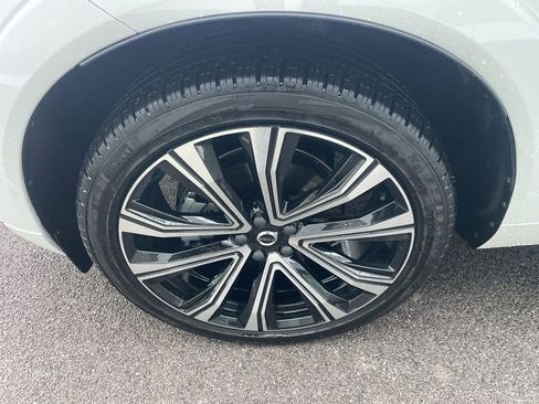 Certified 2023 Volvo XC60 B5 Ultimate image 12