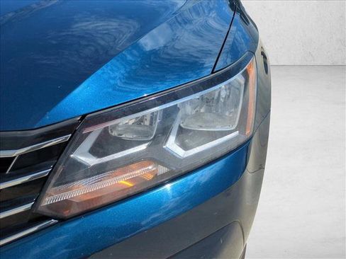 Used 2019 Volkswagen Passat 2.0T Wolfsburg w/ Wheels & Sunroof Package FWD image 6