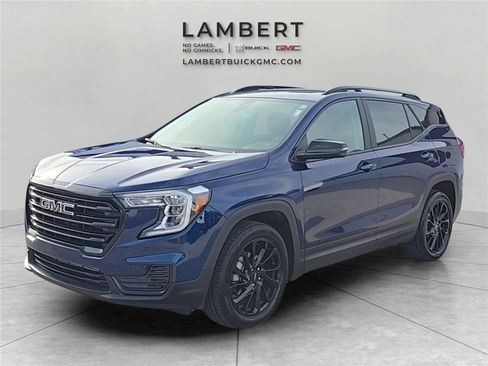 Used 2023 GMC Terrain SLE w/ Driver Convenience Package image 2