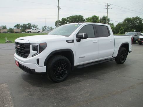 Used 2025 GMC Sierra 1500 Elevation w/ Elevation Premium Package AWD/4WD image 12