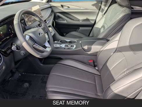 New 2026 INFINITI QX60 Luxe image 14