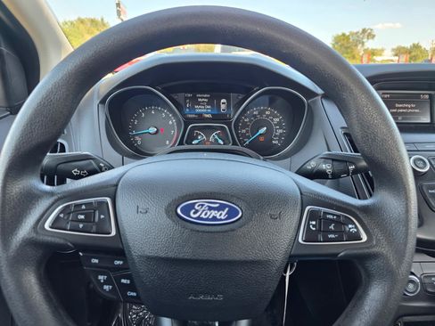 Used 2018 Ford Focus SE FWD image 10