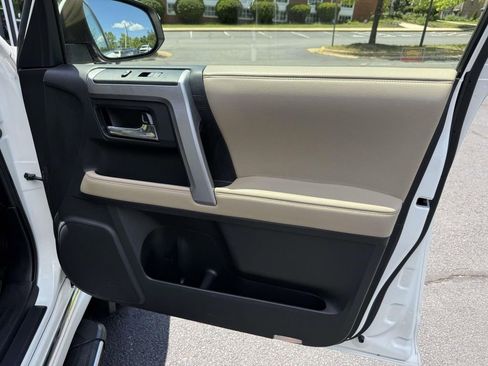 Used 2017 Toyota 4Runner Limited AWD/4WD image 15